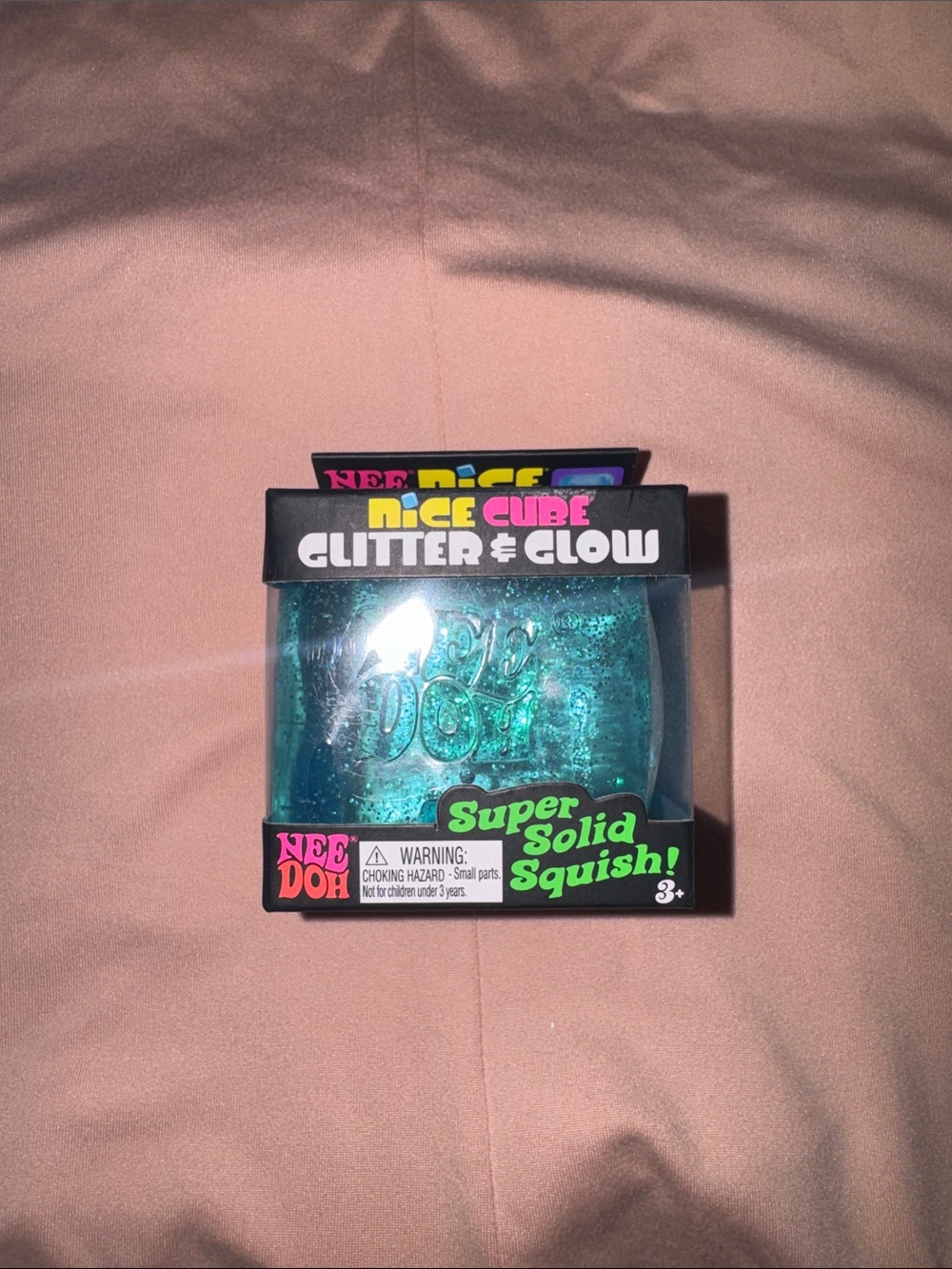 NeeDoh Glitter & Glow Super nice cube Squish! - blue
